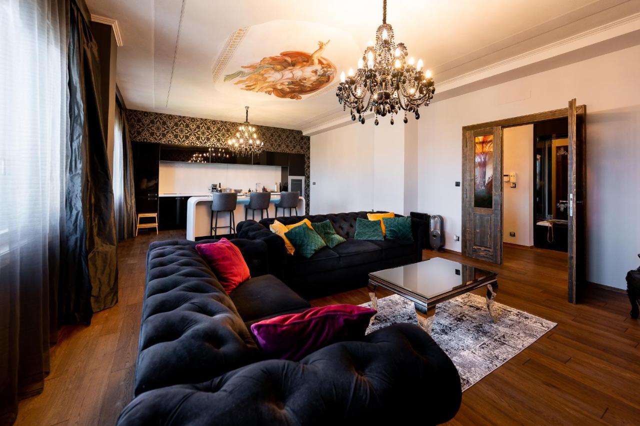 Premium Apt Kosice Center 3 Room 150M2 Hlavna Ulica Buitenkant foto
