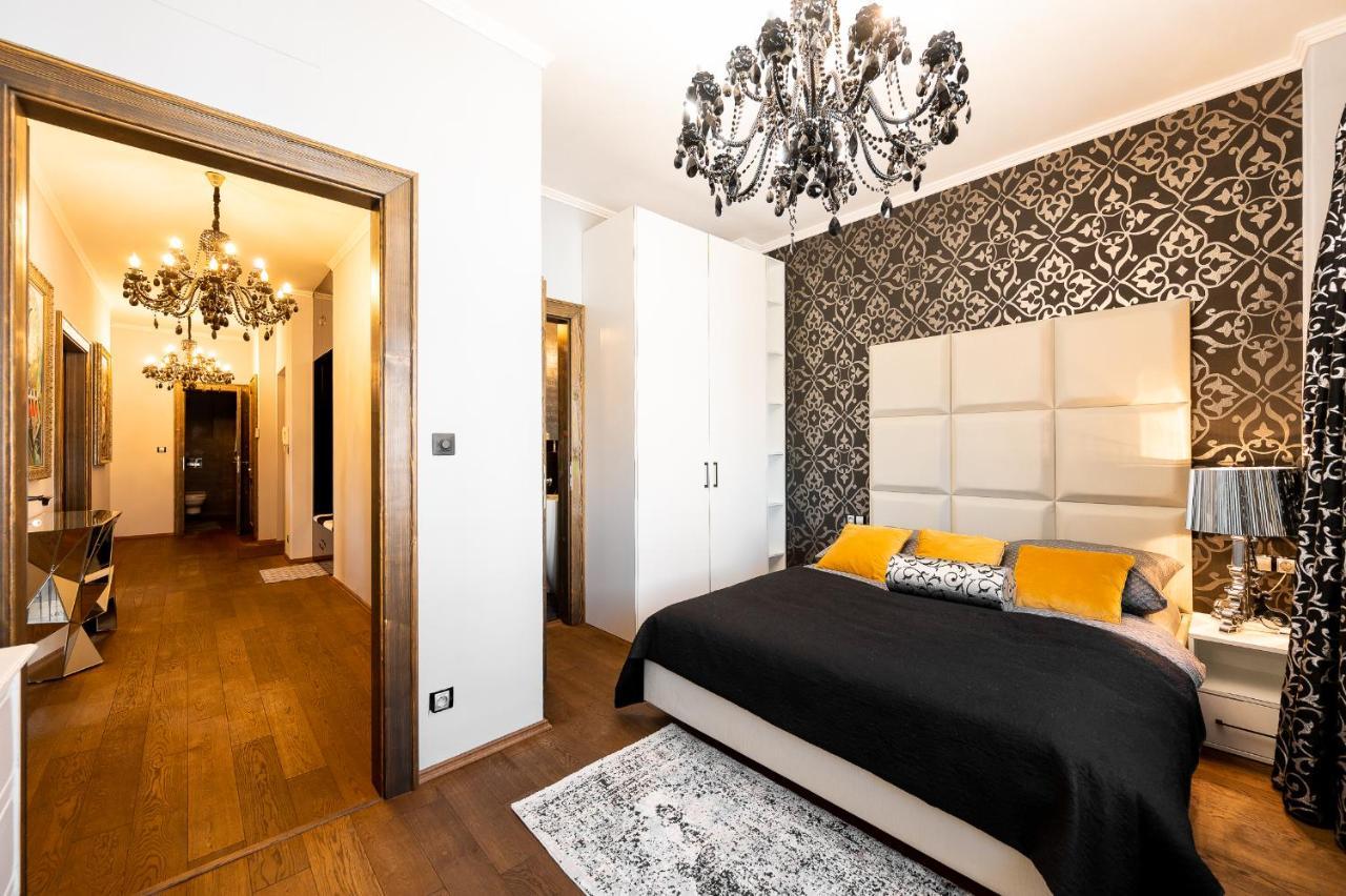 Premium Apt Kosice Center 3 Room 150M2 Hlavna Ulica Buitenkant foto