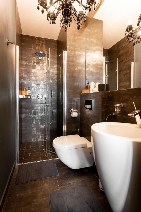 Premium Apt Kosice Center 3 Room 150M2 Hlavna Ulica Buitenkant foto