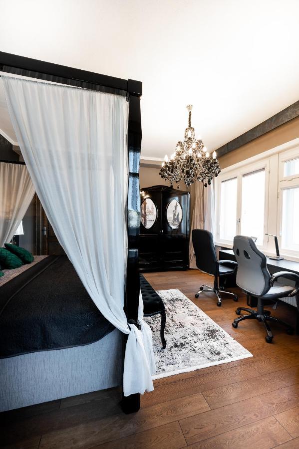 Premium Apt Kosice Center 3 Room 150M2 Hlavna Ulica Buitenkant foto