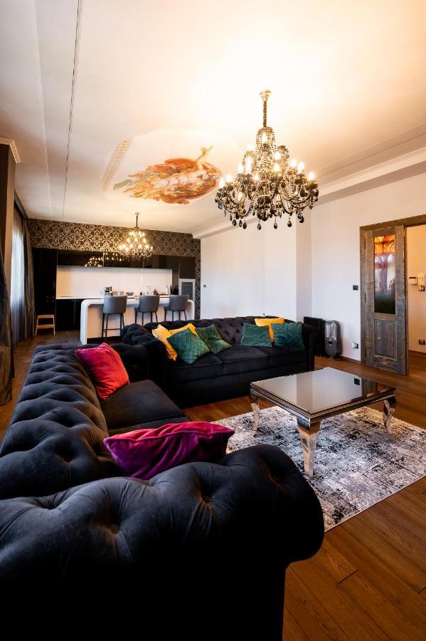 Premium Apt Kosice Center 3 Room 150M2 Hlavna Ulica Buitenkant foto