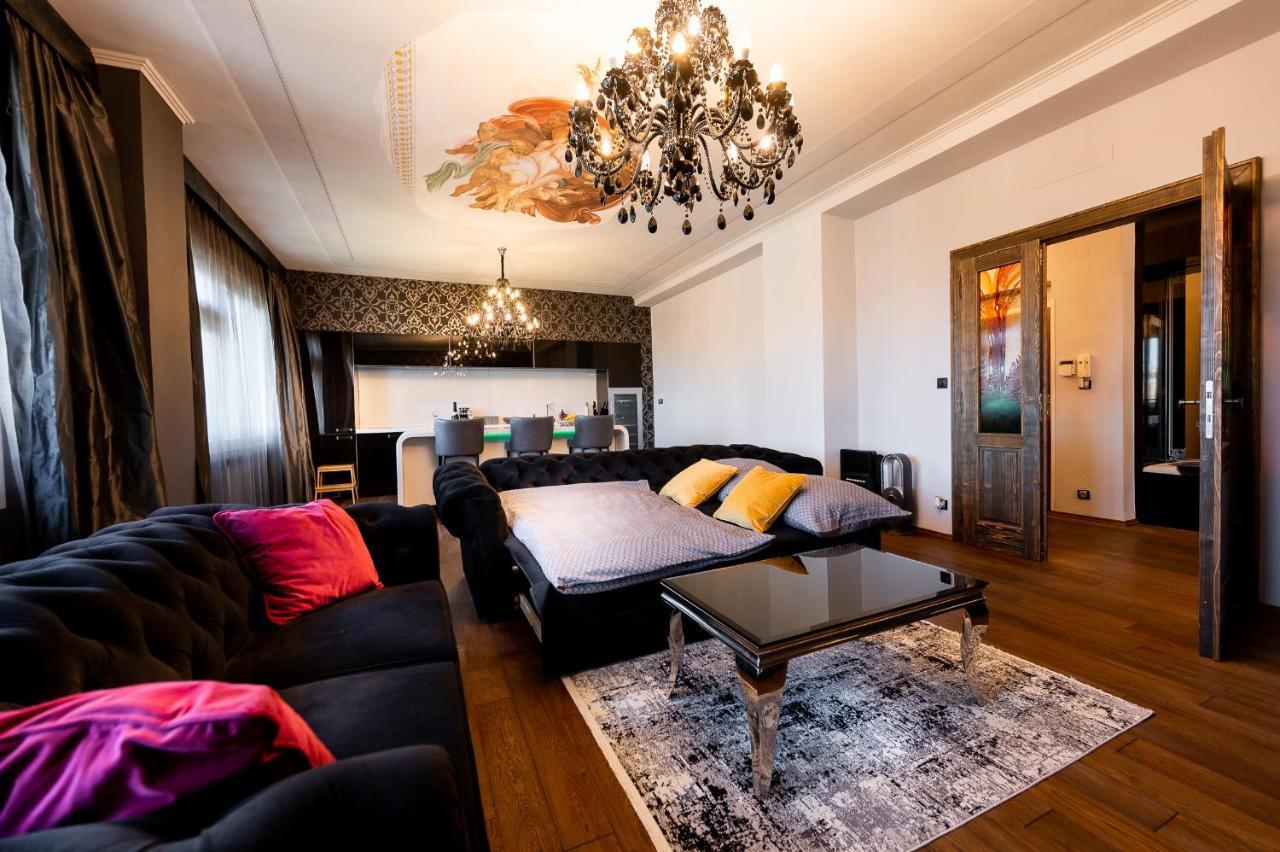 Premium Apt Kosice Center 3 Room 150M2 Hlavna Ulica Buitenkant foto