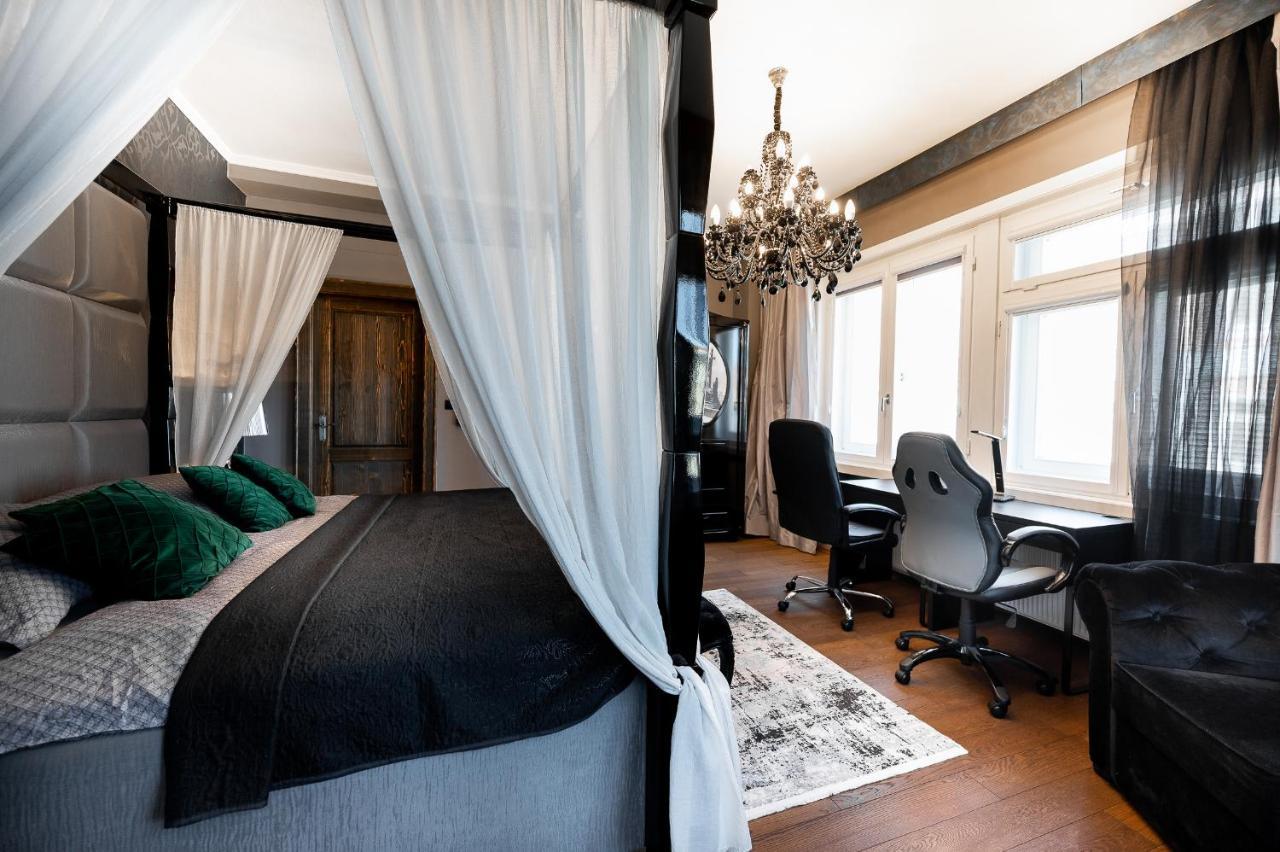 Premium Apt Kosice Center 3 Room 150M2 Hlavna Ulica Buitenkant foto